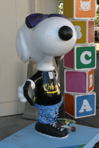 snoopy joe cool figurine